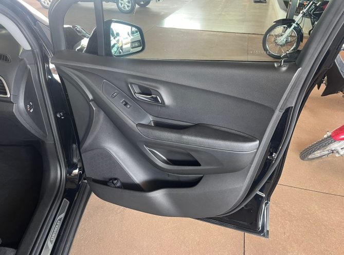 WhatsApp Image 2025-10-15 at 13.48.58 (1)