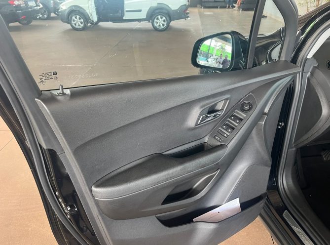 WhatsApp Image 2025-10-15 at 13.48.58 (5)